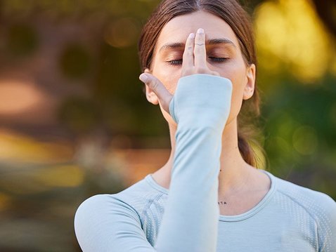 Mind-Body-Medizin: Achtsam den Schmerz wegschieben